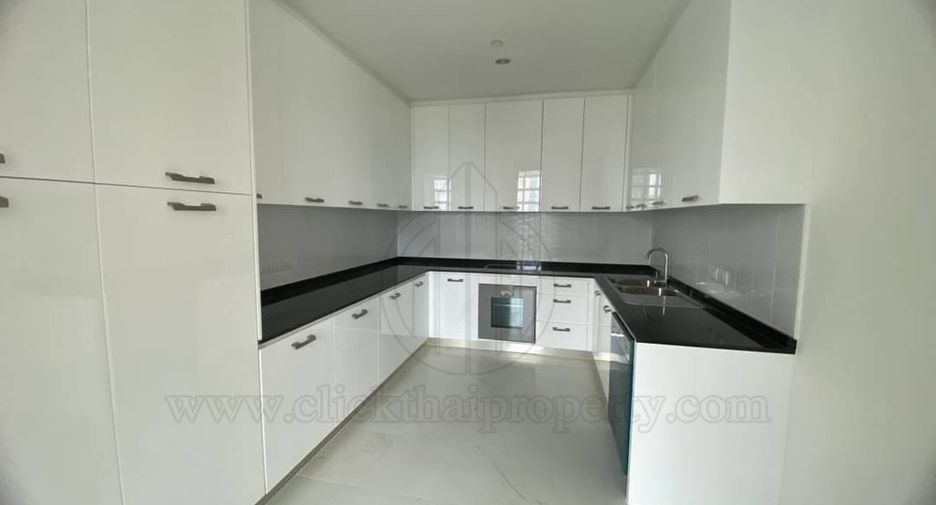 Wohnung zur Miete mit 4 Zimmer in Pathum Wan, Bangkok