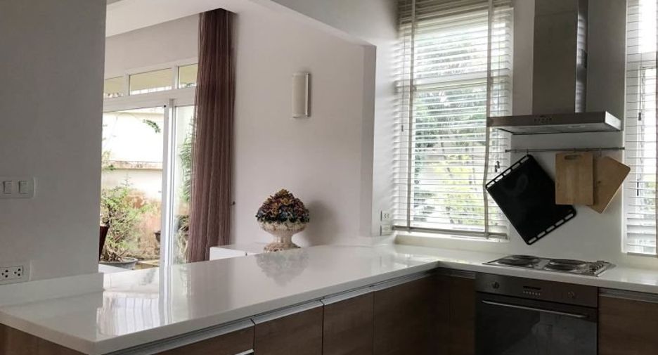 For rent and for sale 4 bedrooms house in Sattahip, Chonburi