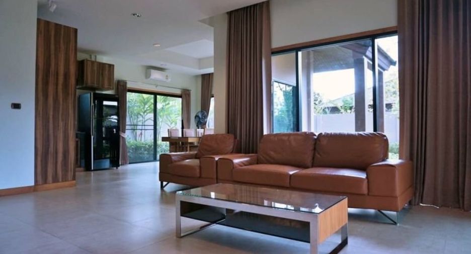 Casa en alquiler de 3 habitaciones en Sattahip, Chonburi