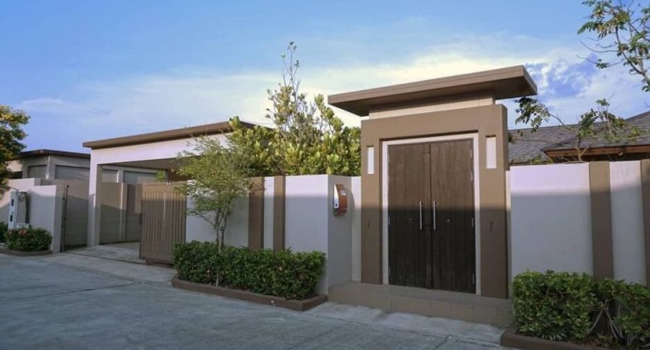 Casa en alquiler de 3 habitaciones en Sattahip, Chonburi