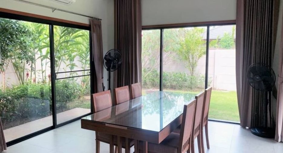 Casa en alquiler de 3 habitaciones en Sattahip, Chonburi