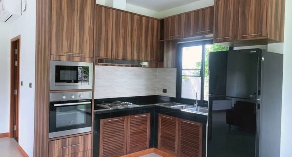Casa en alquiler de 3 habitaciones en Sattahip, Chonburi