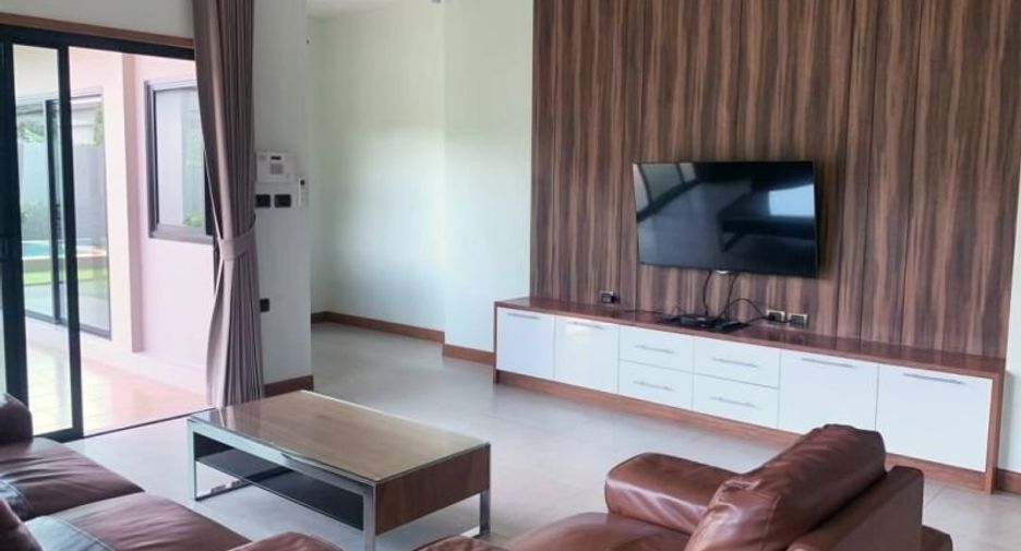 Casa en alquiler de 3 habitaciones en Sattahip, Chonburi