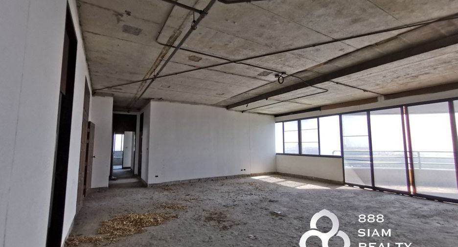 For sale 3 bedrooms condo in Yan Nawa, Bangkok