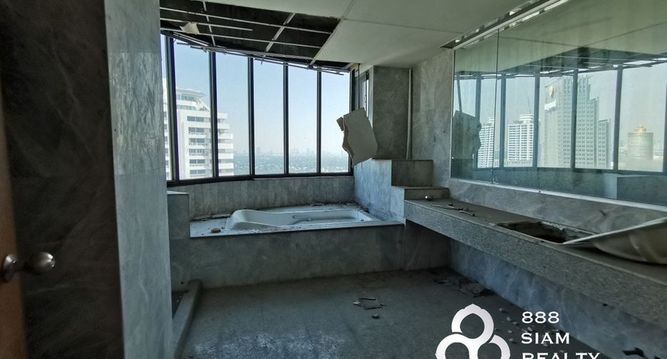For sale 3 bedrooms condo in Yan Nawa, Bangkok