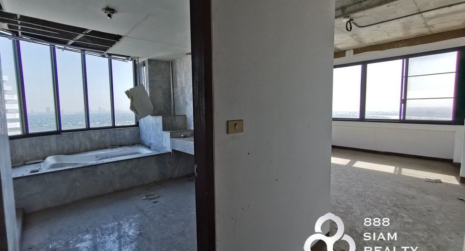 For sale 3 bedrooms condo in Yan Nawa, Bangkok