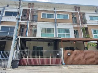 For rent 4 bed townhouse in Suan Luang, Bangkok