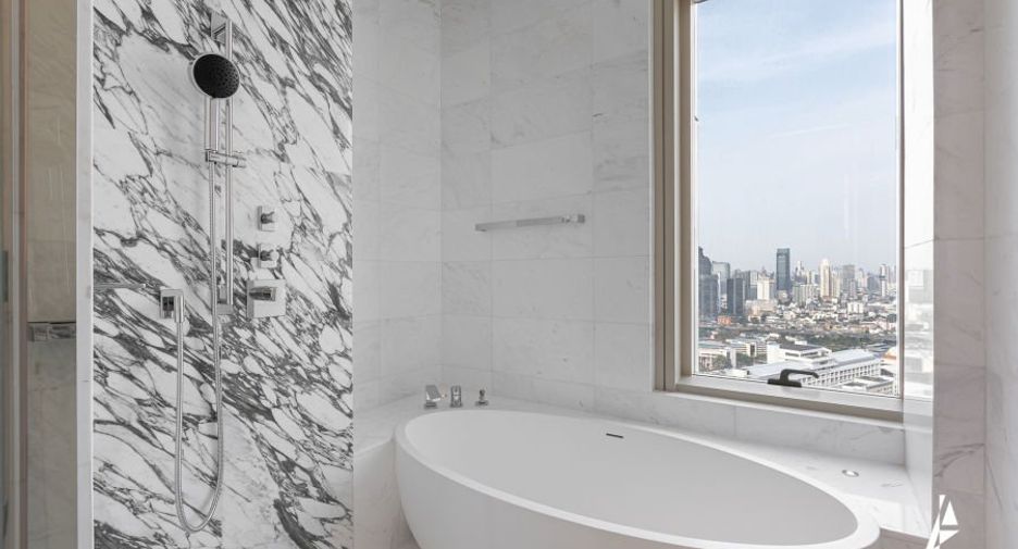 For rent 3 bedrooms condo in Bang Kho Laem, Bangkok