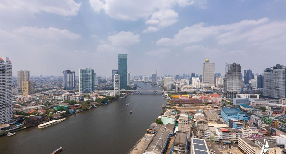 For rent 3 bedrooms condo in Bang Kho Laem, Bangkok
