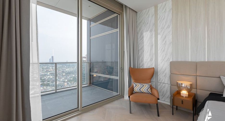 For rent 3 bedrooms condo in Bang Kho Laem, Bangkok