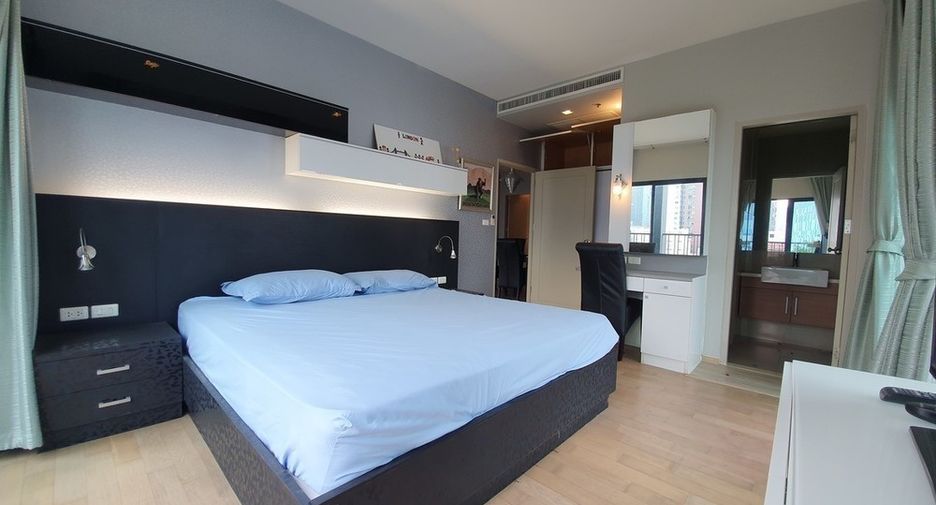 For rent 2 bedrooms condo in Khlong Toei, Bangkok