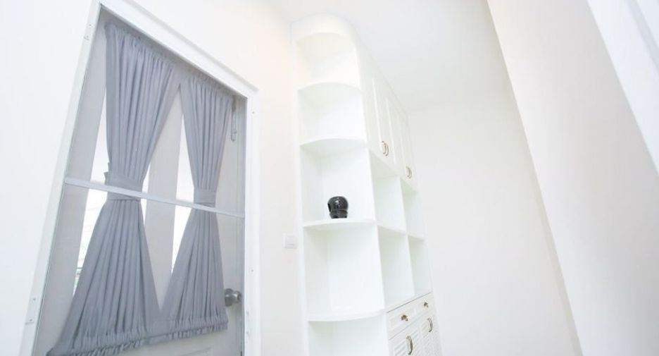 Casa en venta de 3 habitaciones en Si Racha, Chonburi