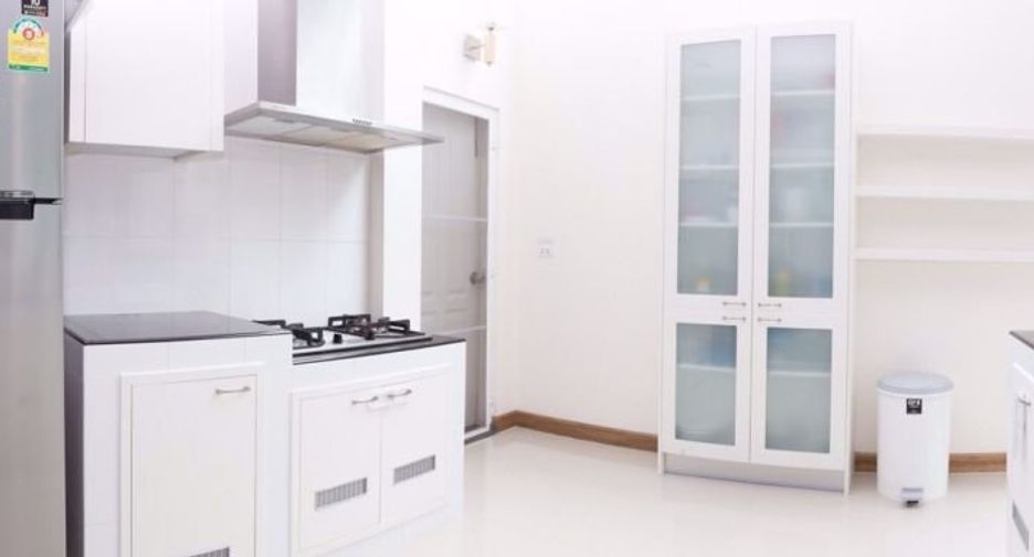 Casa en venta de 3 habitaciones en Si Racha, Chonburi