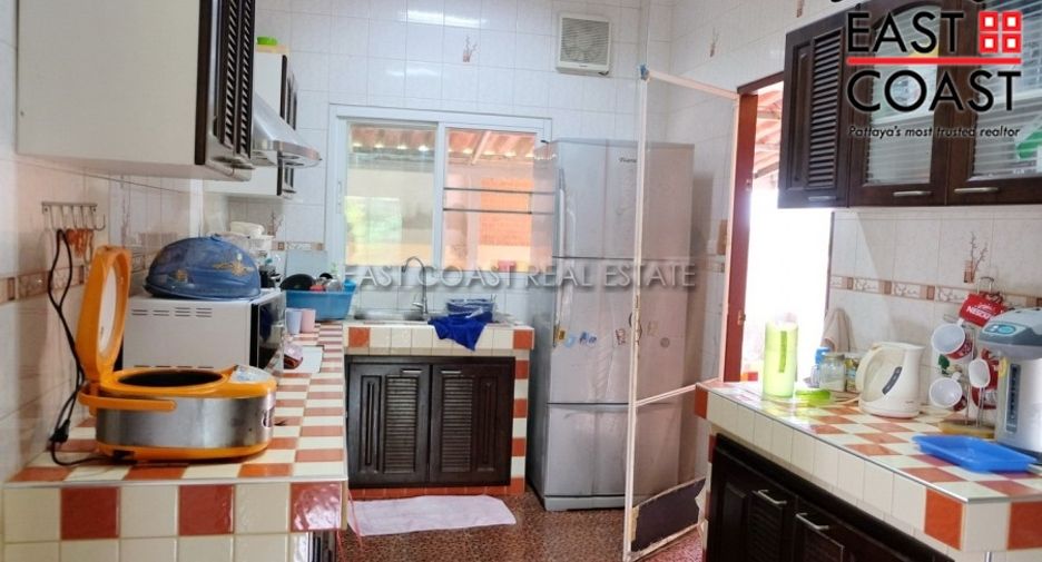 For sale 4 ベッドルーム house in Bang Lamung, Chonburi