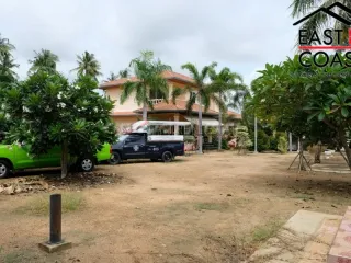 For sale 4 ベッドルーム house in Bang Lamung, Chonburi