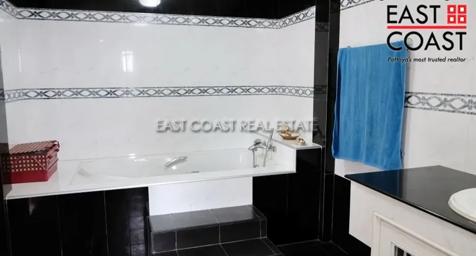 For sale 4 ベッドルーム house in Bang Lamung, Chonburi