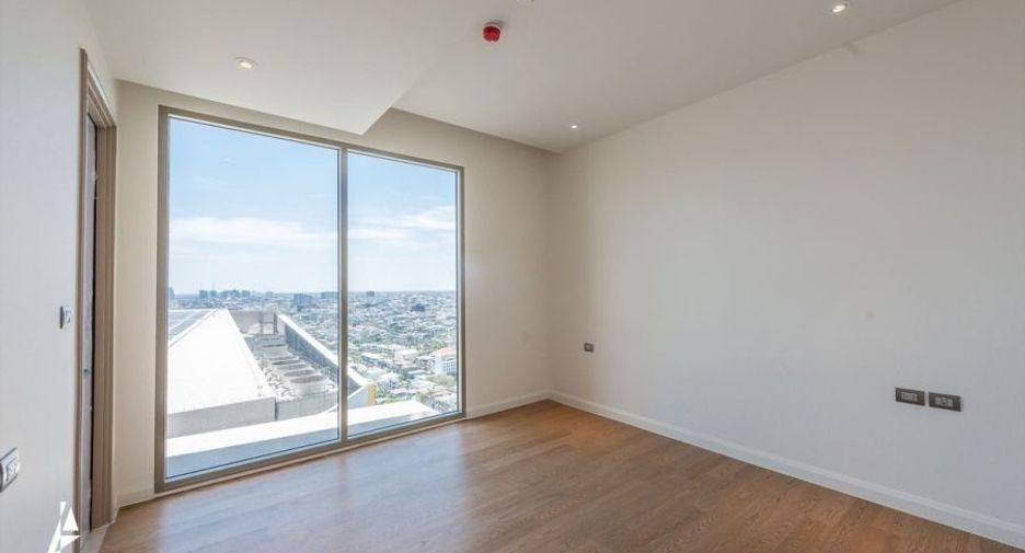 For sale 2 bedrooms condo in Khlong San, Bangkok