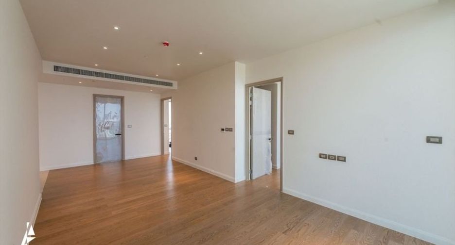 For sale 2 bedrooms condo in Khlong San, Bangkok
