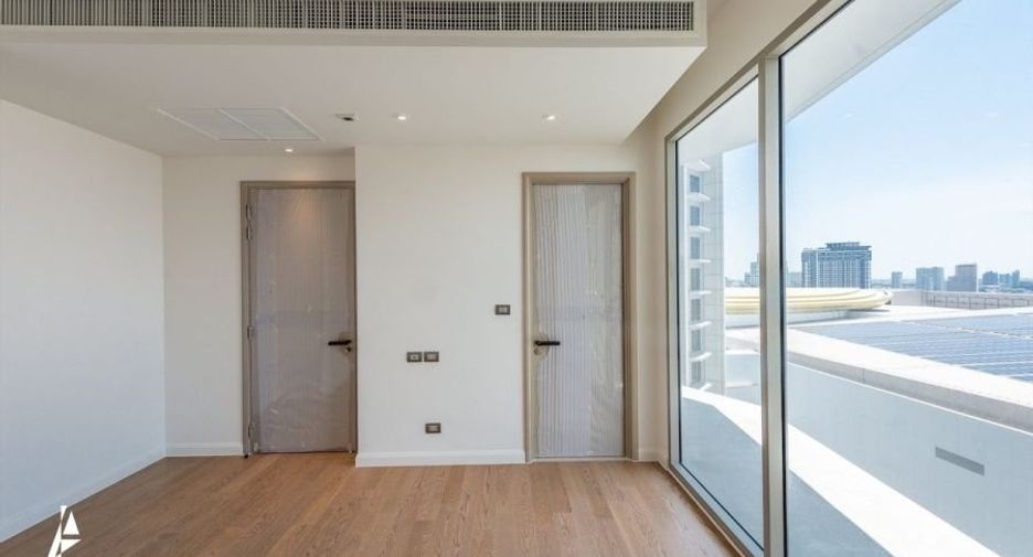 For sale 2 bedrooms condo in Khlong San, Bangkok