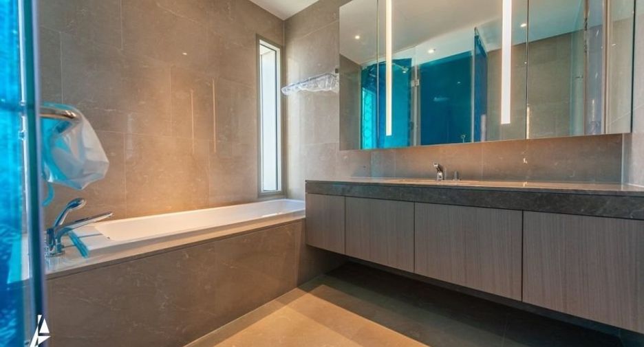 For sale 2 bedrooms condo in Khlong San, Bangkok