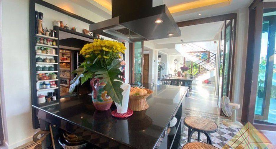 For sale 5 Beds house in Huay Yai, Pattaya