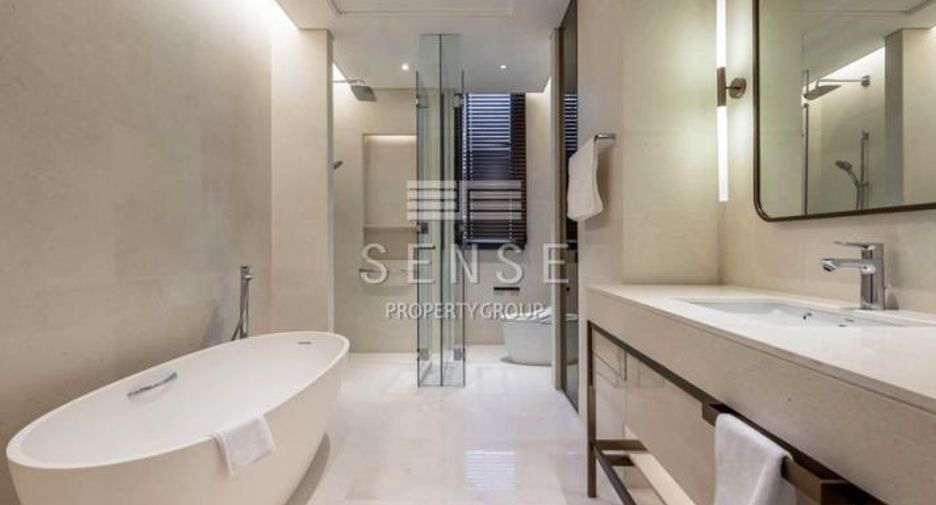 For rent 2 bedrooms condo in Pathum Wan, Bangkok