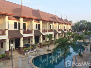 For sale 3 bed townhouse in Cha Am, Phetchaburi