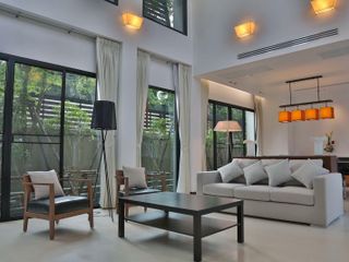 For rent 4 Beds villa in Watthana, Bangkok