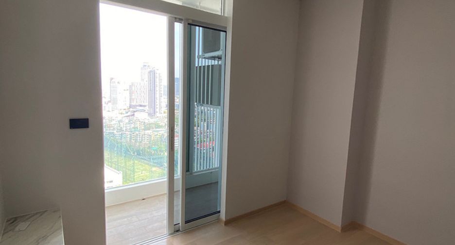 For rent そして for sale 3 Beds condo in Khlong Toei, Bangkok