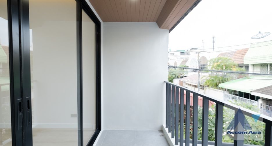 For rent そして for sale 4 Beds townhouse in Khlong Toei, Bangkok