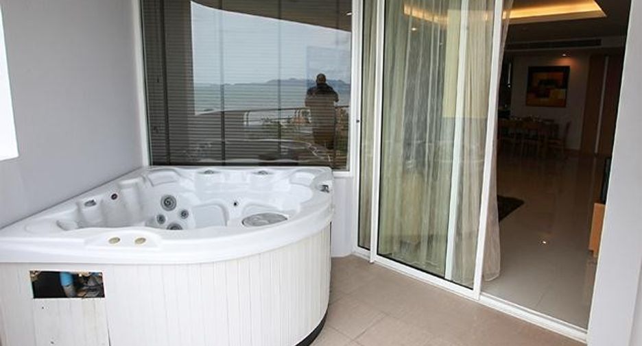 For sale 2 bedrooms condo in Jomtien, Pattaya