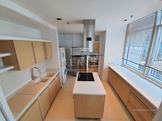For rent 3 bedrooms condo in Pathum Wan, Bangkok