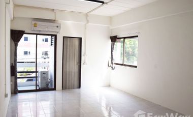 For rent studio apartment in Khlong Toei, Bangkok