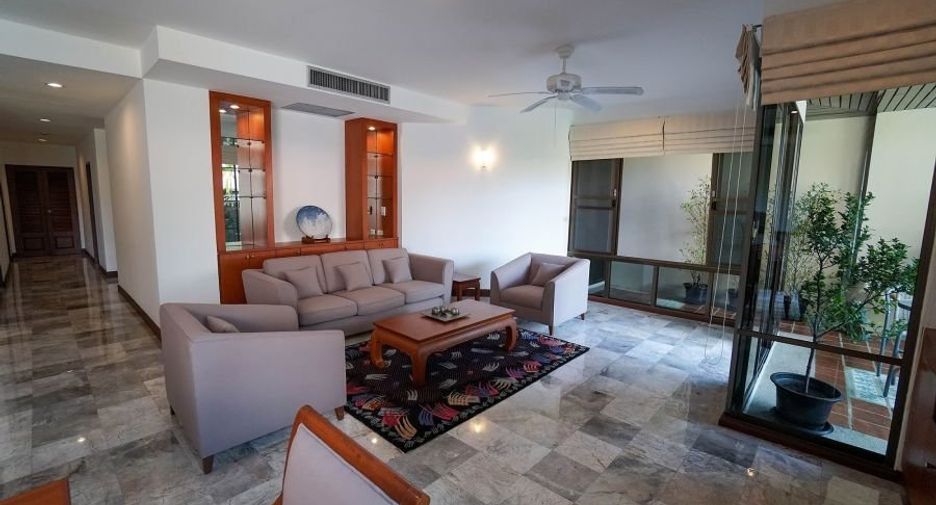 À louer 3 chambres appartement à Khlong Toei, Bangkok