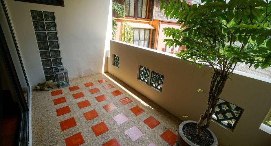 À louer 3 chambres appartement à Khlong Toei, Bangkok