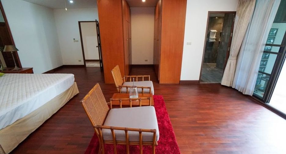À louer 3 chambres appartement à Khlong Toei, Bangkok
