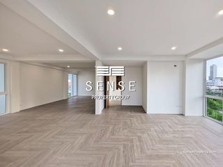 For sale office in Phra Khanong, Bangkok