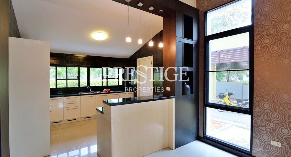 For sale 3 bedrooms house in East Pattaya, Pattaya