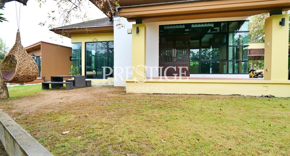 For sale 3 bedrooms house in East Pattaya, Pattaya