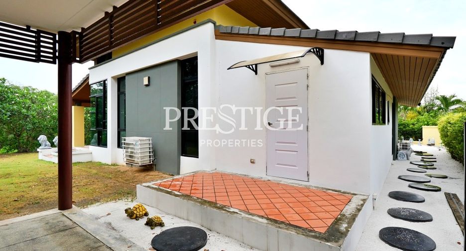 For sale 3 bedrooms house in East Pattaya, Pattaya