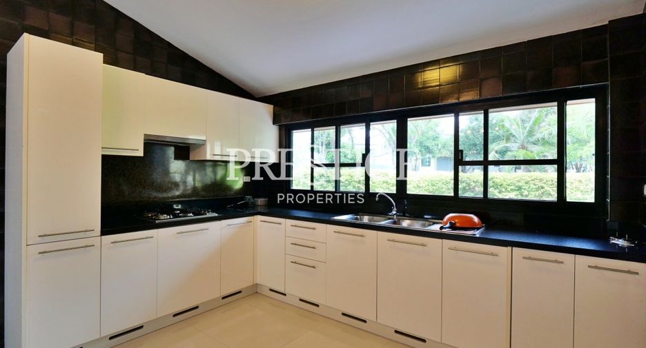For sale 3 bedrooms house in East Pattaya, Pattaya