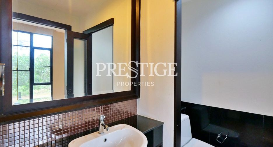 For sale 3 bedrooms house in East Pattaya, Pattaya