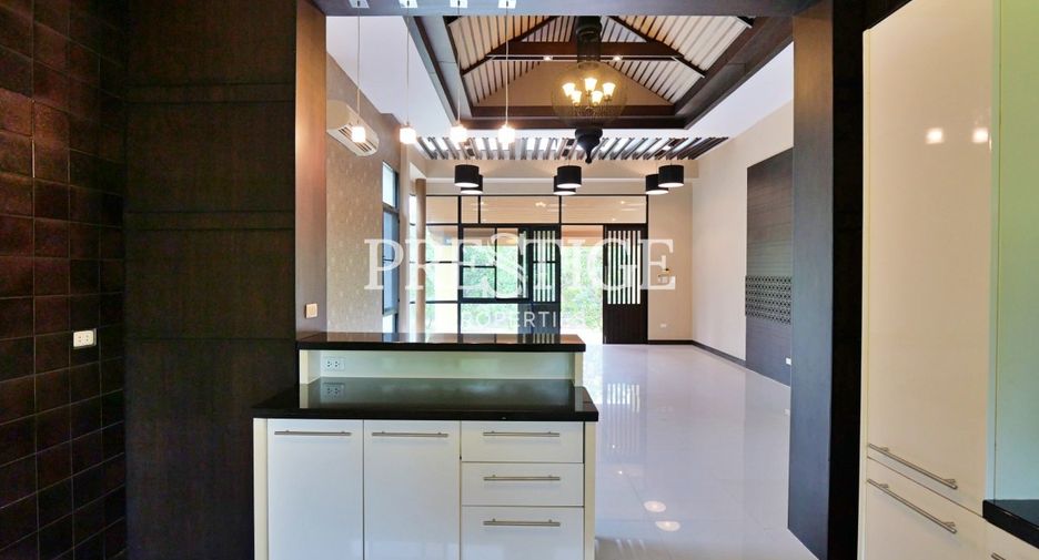 For sale 3 bedrooms house in East Pattaya, Pattaya