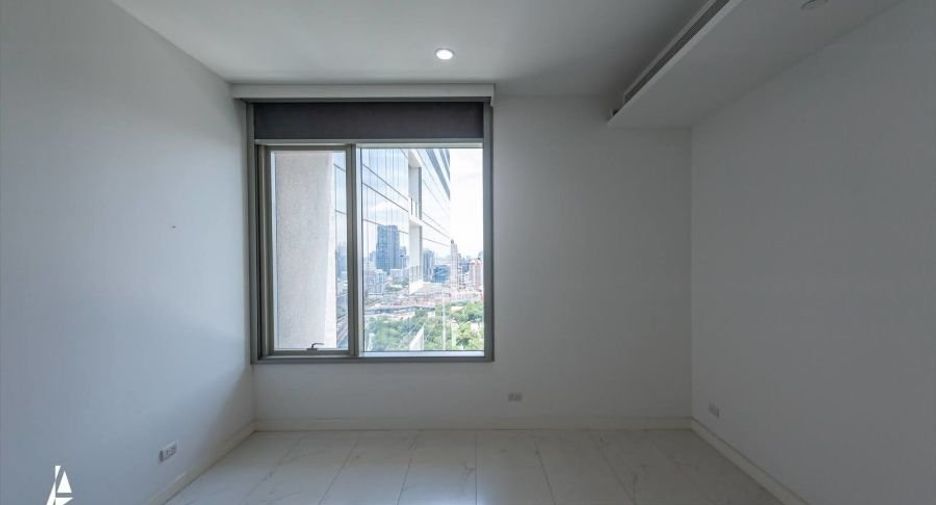 For rent 2 bedrooms condo in Pathum Wan, Bangkok