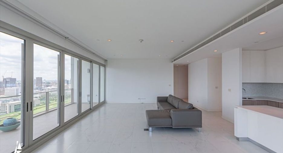 For rent 2 bedrooms condo in Pathum Wan, Bangkok