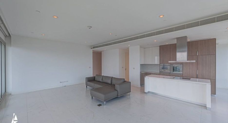 For rent 2 bedrooms condo in Pathum Wan, Bangkok
