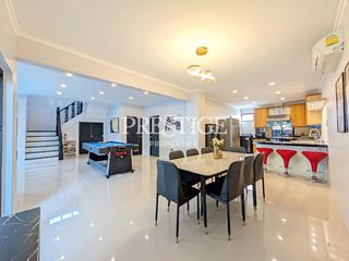 À vendre et à louer 5 chambres maison à Bang Lamung, Chonburi