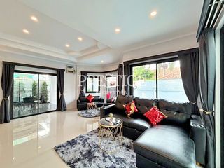 À vendre et à louer 5 chambres maison à Bang Lamung, Chonburi