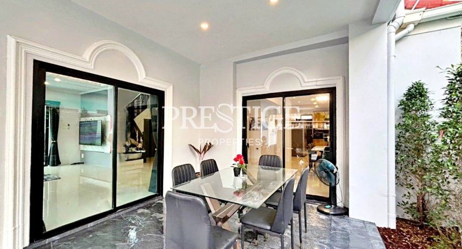 For sale そして for rent 5 ベッドルーム house in Bang Lamung, Chonburi