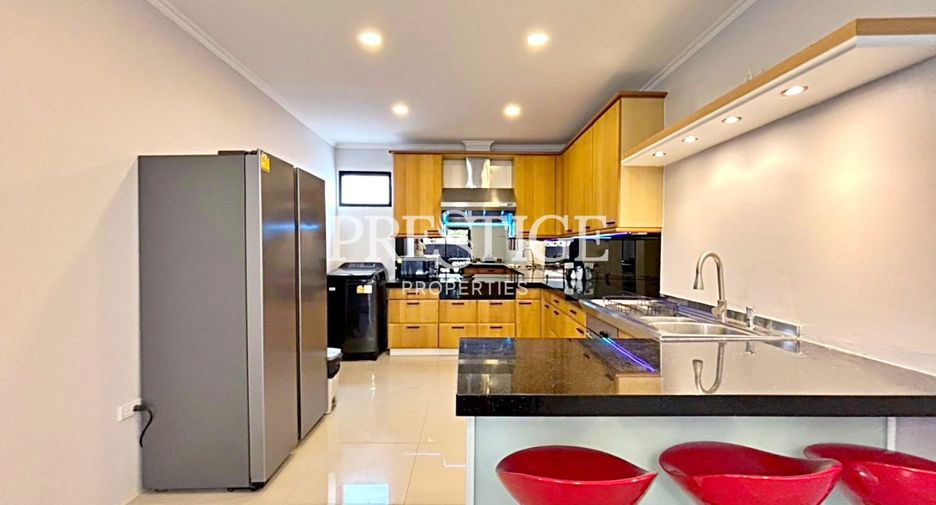 For sale そして for rent 5 ベッドルーム house in Bang Lamung, Chonburi